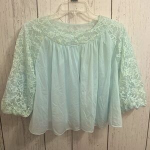 Vintage Vanity Fair Tricot Double slayer Lightweight Lace 3/4 Sleeves